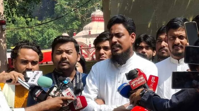 রাষ্ট্র ব্যবস্থা নিতে পারছে না বলে ইশরাককে অস্ত্র হাতে নামতে হয়েছে: আখতার