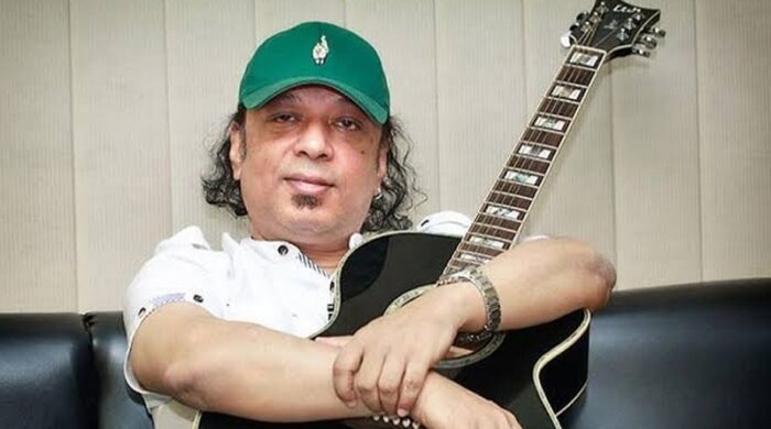 ‘রুপালি গিটার ফেলে’ আজ আইয়ুব বাচ্চুর চলে যাওয়ার দিন