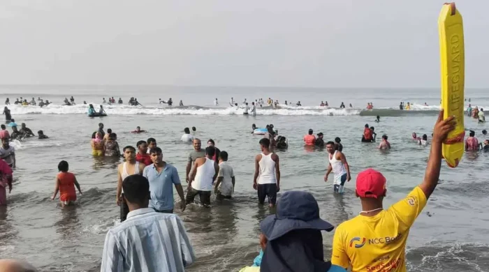 সৈকতে গোসলে নেমে ৩ পর্যটকের মৃত্যু, নিখোঁজ ২