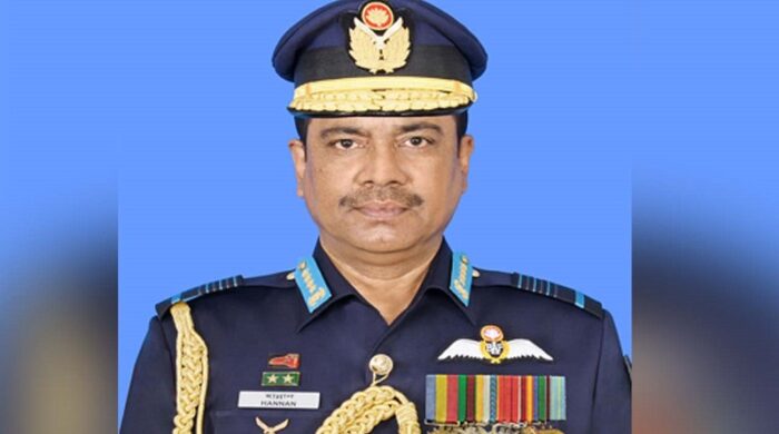 দুর্নীতির মামলায় কাতারে গ্রেপ্তার সাবেক বিমানবাহিনী প্রধান