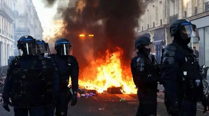 সহিংস বিক্ষোভ দমনে ফ্রান্স ও ইতালিতে সেনা মোতায়েনের সিদ্ধান্ত