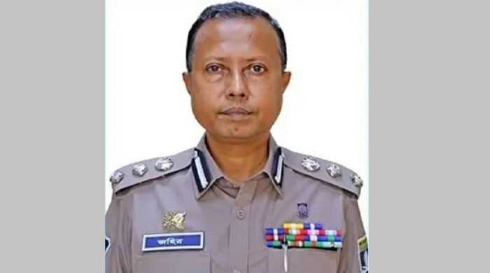 বাসায় মাদকের কারবার, পদ থেকে সরানো হলো সেই অতিরিক্ত ডিআইজিকে