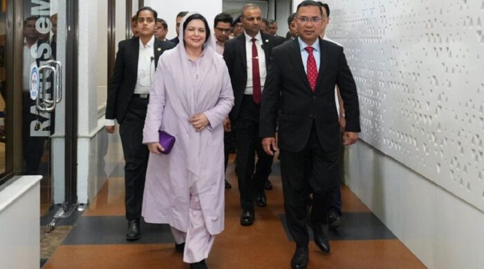 জাপান সফর শেষে ঢাকায় পৌঁছেছেন প্রধানমন্ত্রী