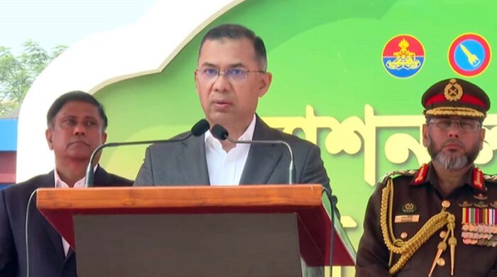 সশস্ত্র বাহিনীর আধুনিকায়ন ও দেশীয় প্রতিরক্ষা শিল্প প্রতিষ্ঠায় গুরুত্ব দিচ্ছে সরকার: প্রধানমন্ত্রী
