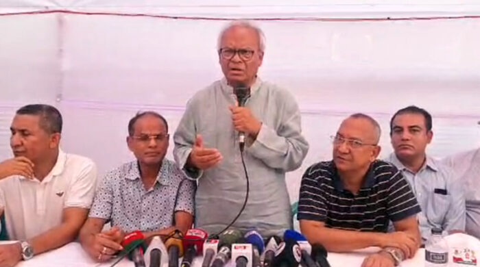 ক্রসফায়ার নিয়ে আইজিপির বক্তব্য সরকারকে বিব্রত করেছে: রিজভী