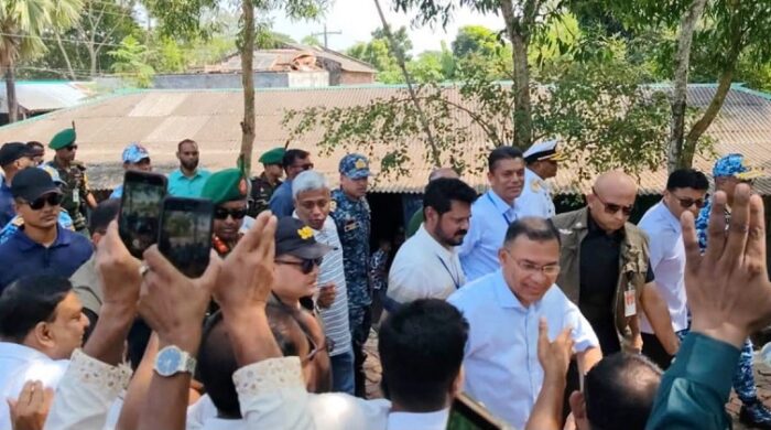 হিরণ পয়েন্ট ও নলিয়ান পরিদর্শন শেষে মোংলা নৌঘাঁটিতে প্রধানমন্ত্রী